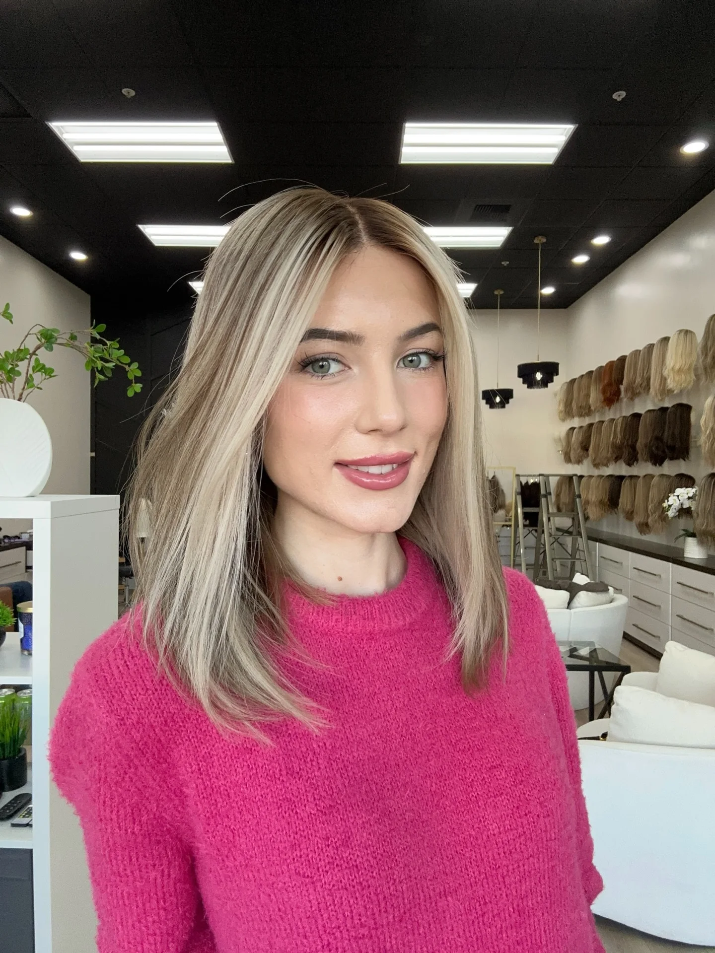 Parrucche anteriori in pizzo sintetico diritte naturali morbide 13 * 4 HD Bob Ombre biondo platino cenere Parrucche in fibra resistente al calore con parte libera