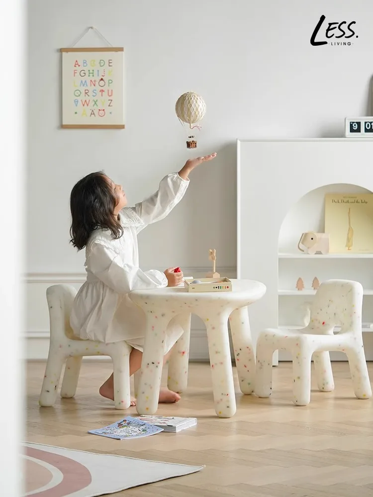 Рисунок 2 - Детский учебный стол и стулья