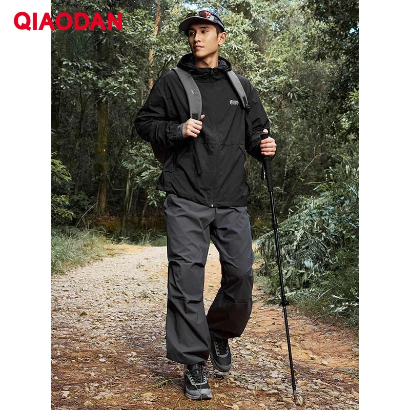 

QIAODAN уличная ветровка, мужская легкая спортивная куртка, новинка зимы 202, водонепроницаемые плащи с капюшоном для пеших прогулок QXFFD3253120R