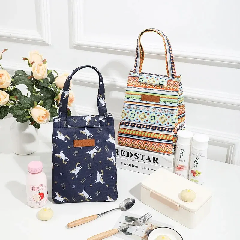 Charming Flowers Print Lunch Bag, Travel Picnic Cooler Tote Pouch, Portable Insulated Lunch Box Bag