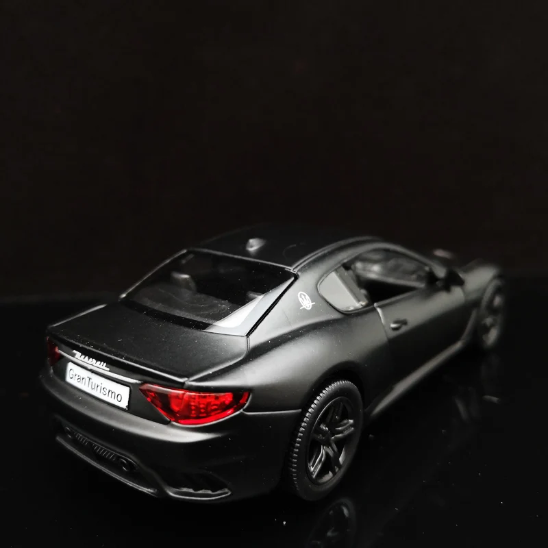 1:36 Scale Maserati GT Diecast Alloy Pull Back Car Collectable Toy Gifts For Children