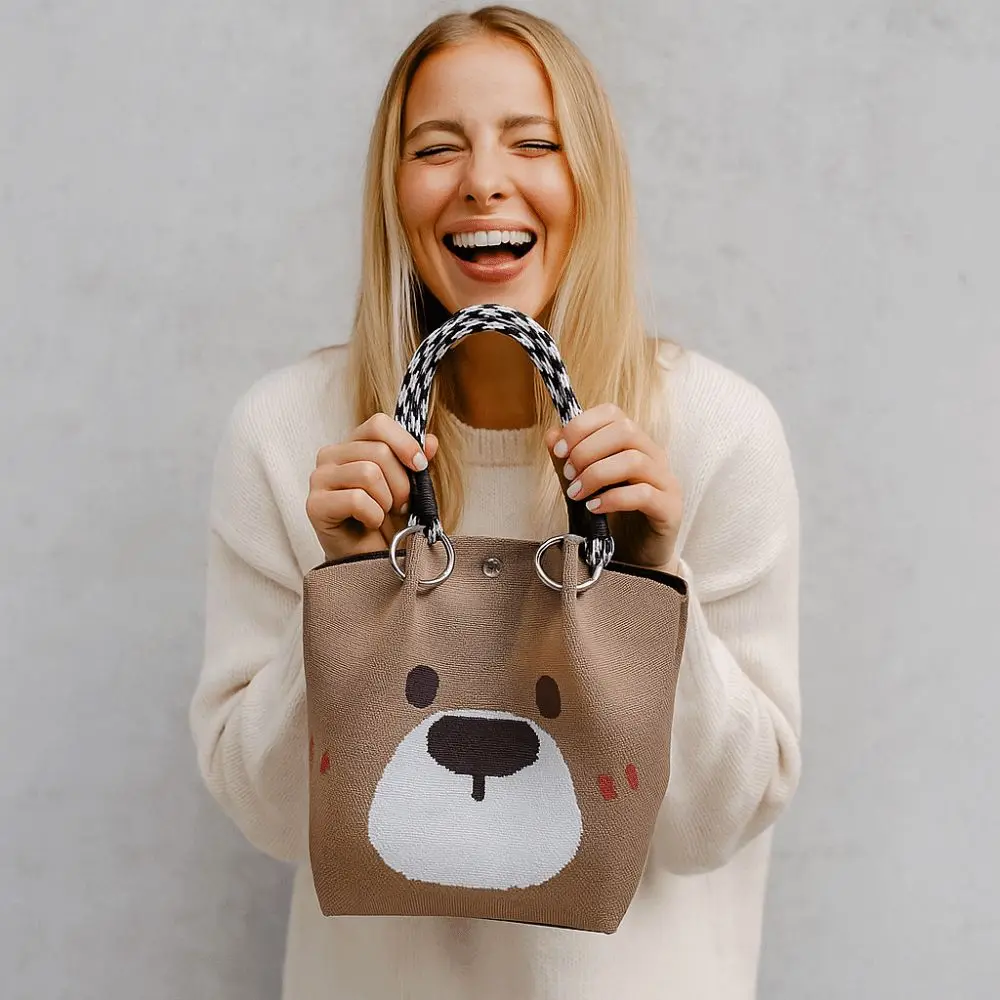 

Уникальный дизайн, вязаные сумки ручной работы, сумка-ведро с рисунком медведя, тканая пряжка с кольцом, большая вместительная женская сумка на плечо