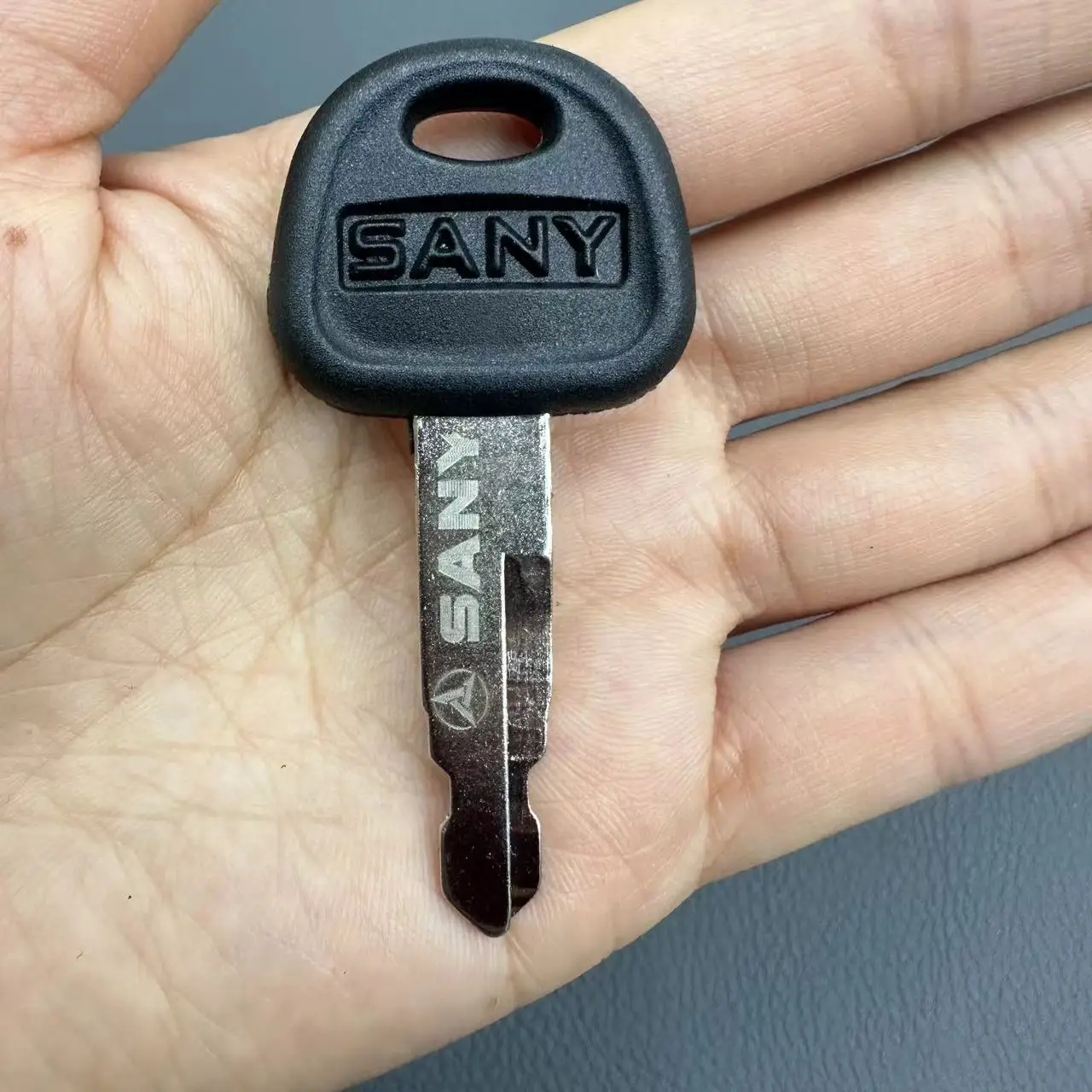 50PCS Excavator Parts For Sany Excavator Bulldozer Loader 60022654 Heavy Equipment Ignition Key