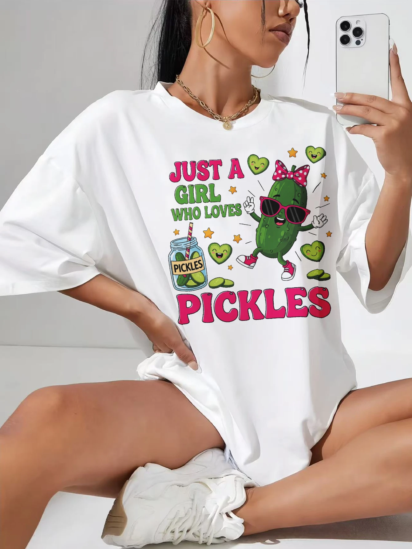 

Белая футболка с круглым вырезом Funny-Pickle-Queen для беременных с боковыми рюшами для комфорта полной беременности и летнего стиля