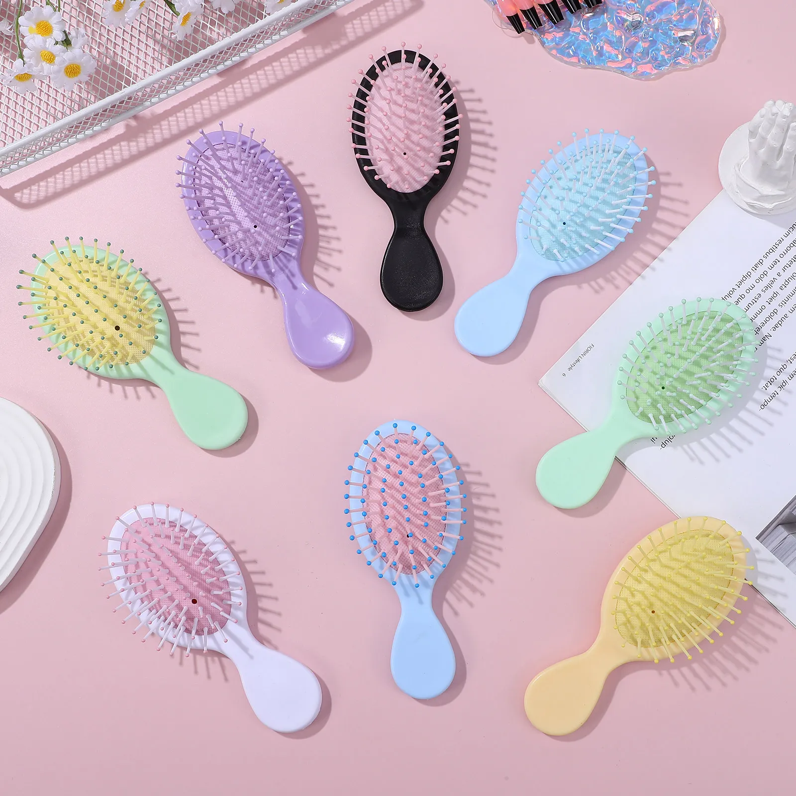 

Набор из 16 мини-щеток для волос: распутывающие щетки и расчески для кудрявых и прямых волос (оптом)