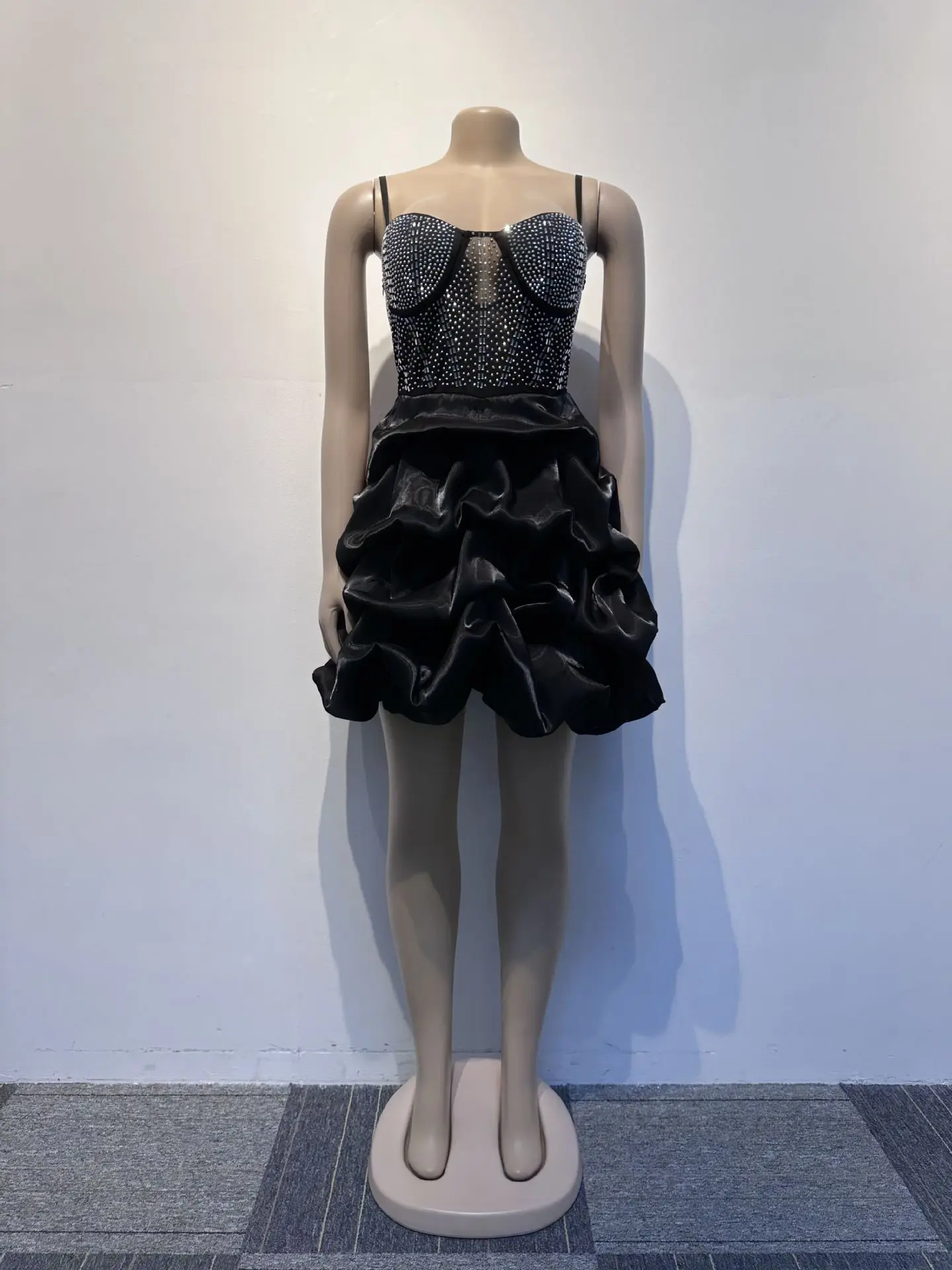 CPSYMYM セクシーなキャミドレス女性夏スパゲッティストラップシーススリムフィットホットダイヤモンド弾性サスペンダーケーキスカートふわふわスカート