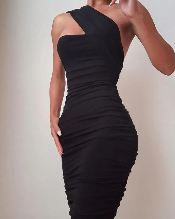 

Fashionable New Slanted Collar, Single Shoulder, Sleeveless Bra, Pleated Waist, Tight Fit, Buttocks, Slim Fit, Black Party Dress