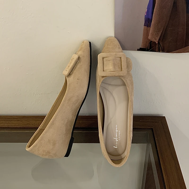 SUOJIALUN 2026 العلامة التجارية الجديدة النساء حذاء مسطح مشبك الموضة أشار تو الضحلة الانزلاق على أحذية Slingback فستان خارجي قارب الأحذية #6