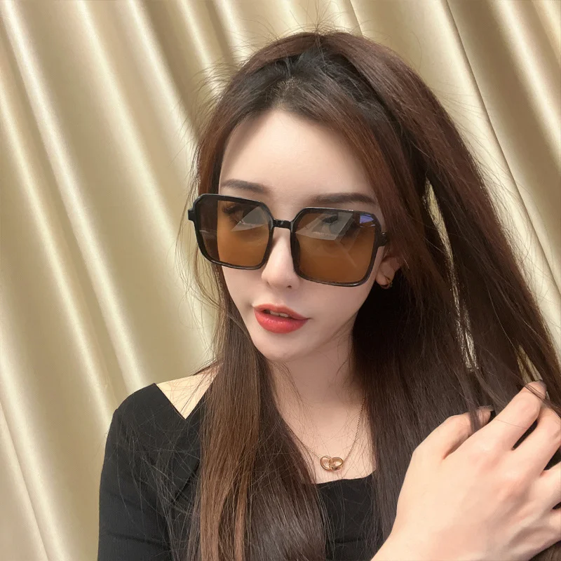 

Popular Women's Sunglasses 2023 Vintage Luxry Sunglasses Brand Designer Men Trendy Multicolor Large Square Eyewear for Lady