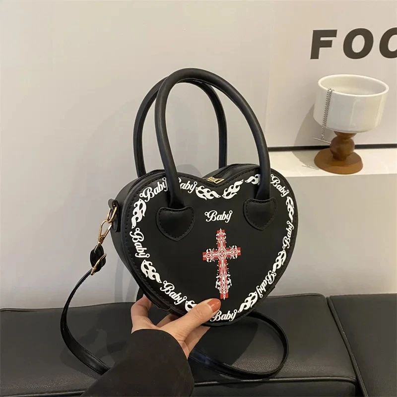 

Новое поступление, женская черная сумка из искусственной кожи в форме сердца - красный крест "Baby" Script, верхняя ручка двойного назначения и милая сумка через плечо Y2K Edgy