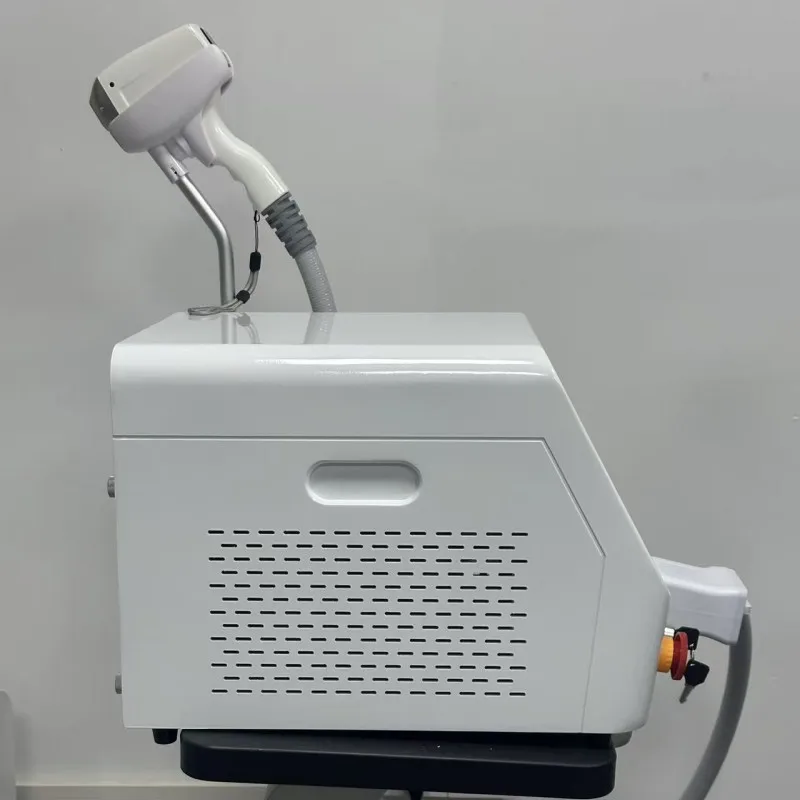 آلة إزالة الشعر بالليزر ديود 3 أطوال موجية/808 نانومتر 755 808 1064 نانومتر مع تبريد TEC #4