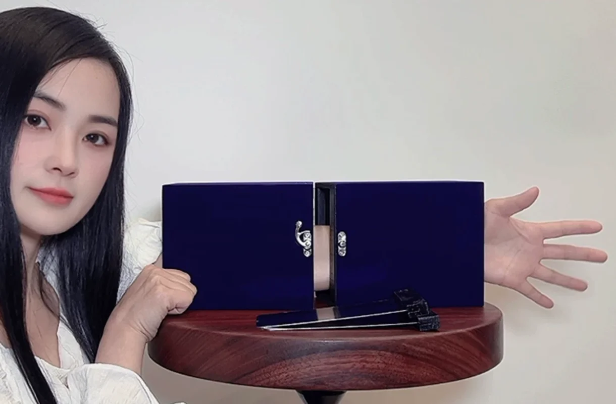 

Dis Armed One-Person Portable Illusion Professional Magician Stage Gimmick Props Magic Tricks Comedy Mentalism ZIG-ZAGGED Magia