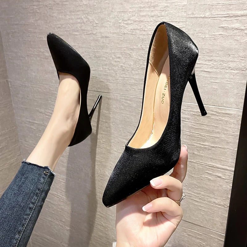 

New Pointed Toe Stiletto Ladies High-heeled Shoes White Color Black Sexy Luxury Shoes White Dignified Fashion Style Shoes