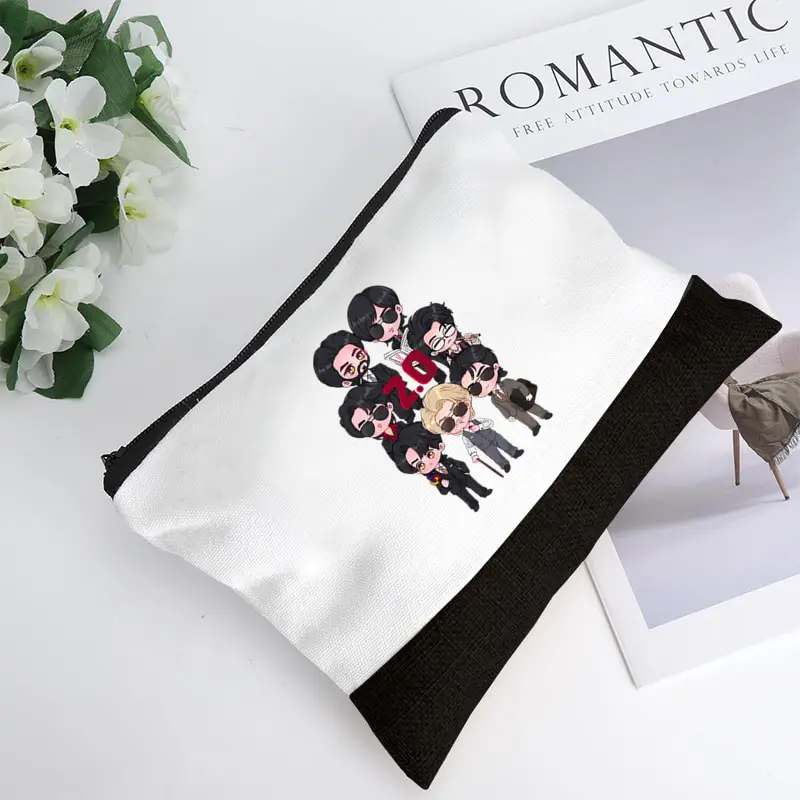 Bolsa Organizadora de Maquiagem Multifuncional Arirang World Tour 2026 com Design de Contraste de Cores e Recortes – Presente para Fãs de Kpop