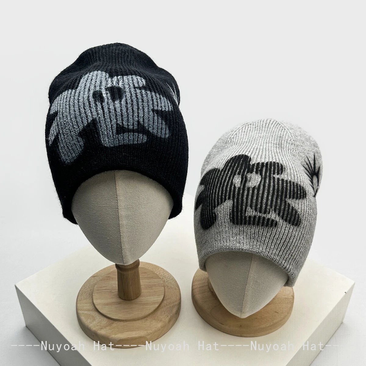 New Men Women Korean Niche Spray Painted Sun Flower Knitted Hats Warm Personal Versatile Color Block Beanies Ins Fashion Casual