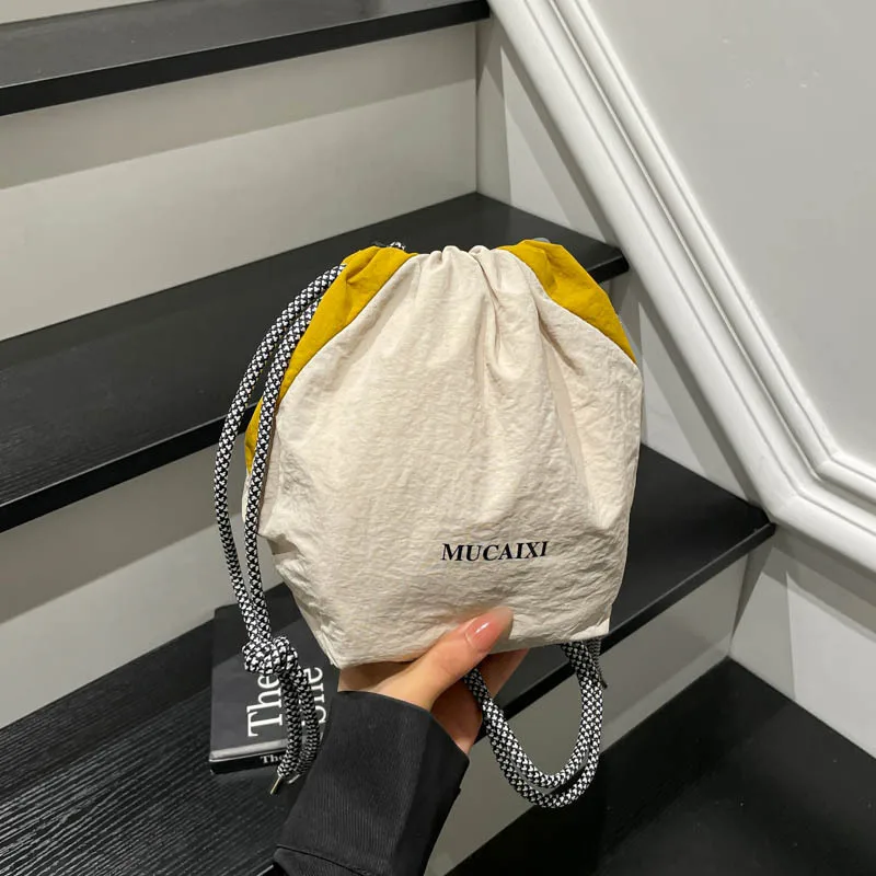 

Осень 2023, новая нишевая модная повседневная простая сумка-мешок, модная женская сумка через плечо в иностранном стиле