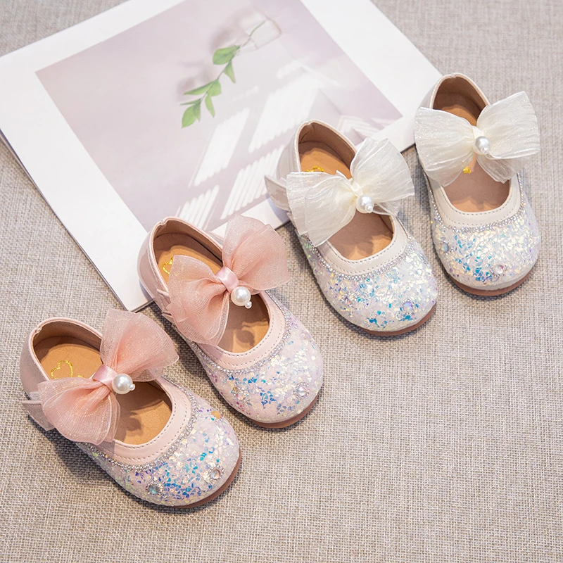 

Новые детские кожаные туфли с блестками для девочек, туфли принцессы со стразами и бантом, мода 2025 года, модные свадебные туфли для маленьких детей