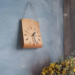 Retro PU Leather Wall Clock Creative Handbag Clock Ornaments Wall-hung Coffee Shop Study Living Room Decorative Wall Clock