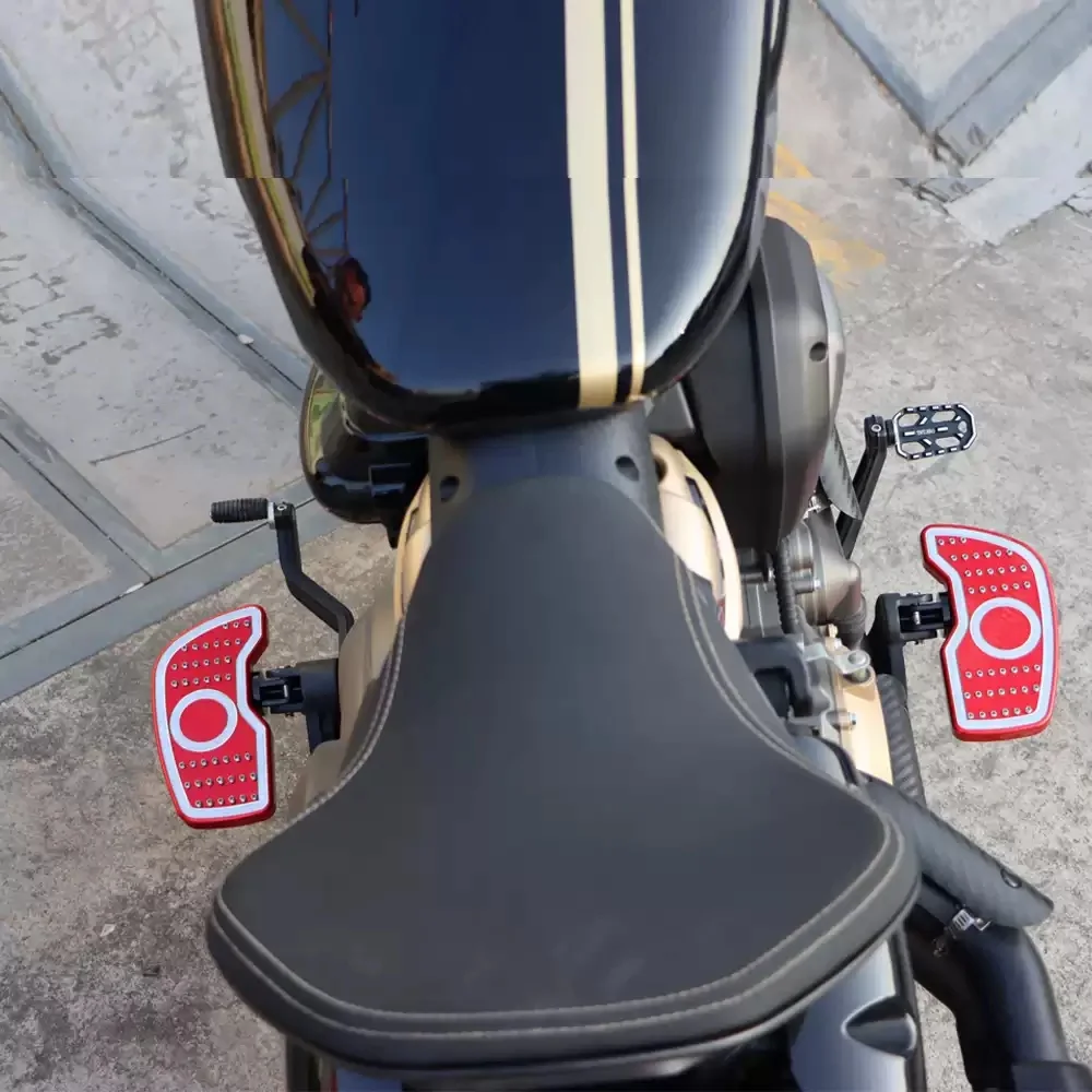 For Benda Dark Flag 950/500, Chinchilla 350/450, ROCK 250CVT/707, modified with larger and wider front foot pedals.