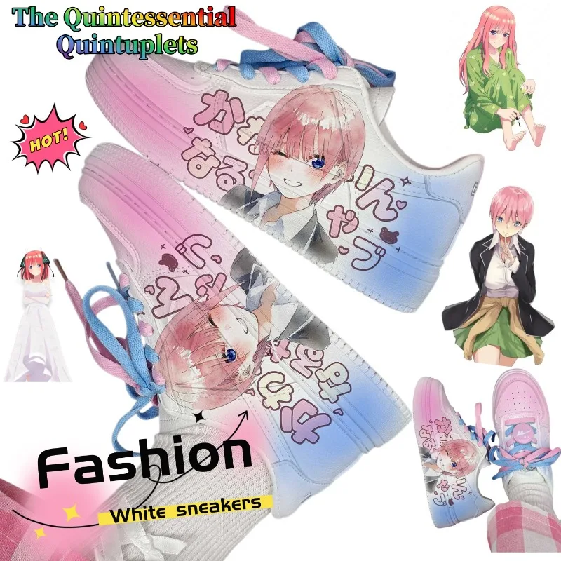 

Белые кроссовки The Quintessential Quintuplets — милые, модные, универсальные туфли для девочек, подарок на день рождения для друзей.