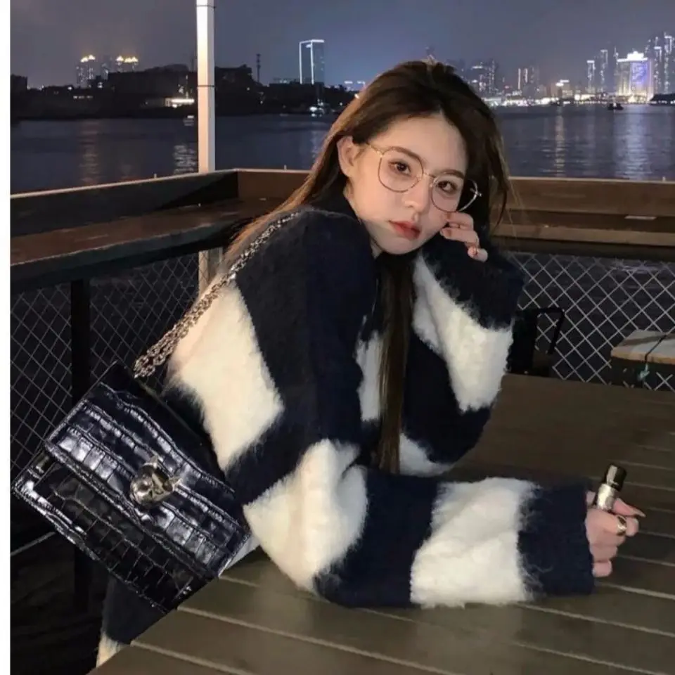 

Striped Round Collar Pullover Autumn /Winter Flocking Sweater Woman Casual Knitted Tops Female Jacket Korean Fashion T259