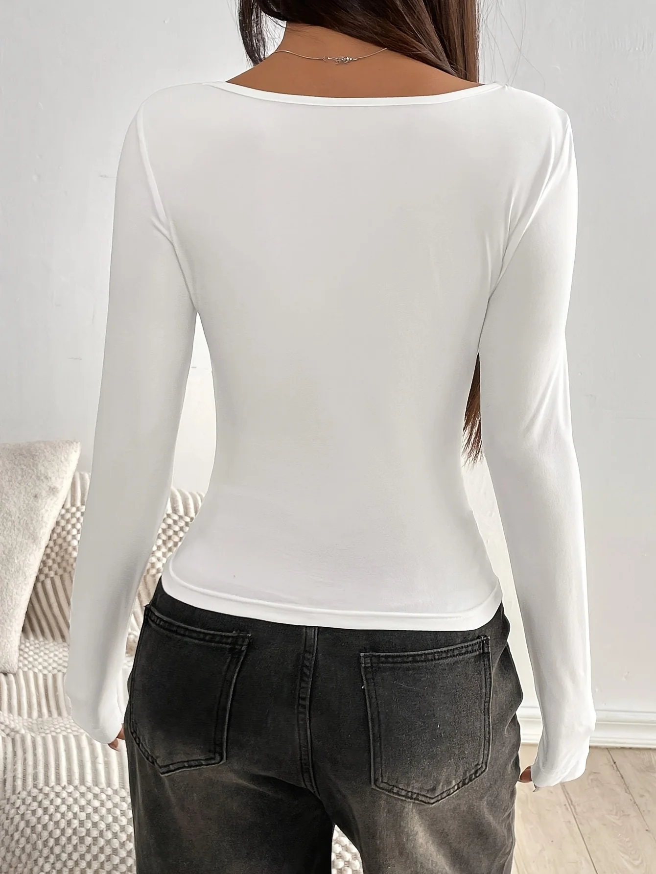 White V-neck pure desire style pinch pleats to make you look thin, short long-sleeved top, versatile basic style