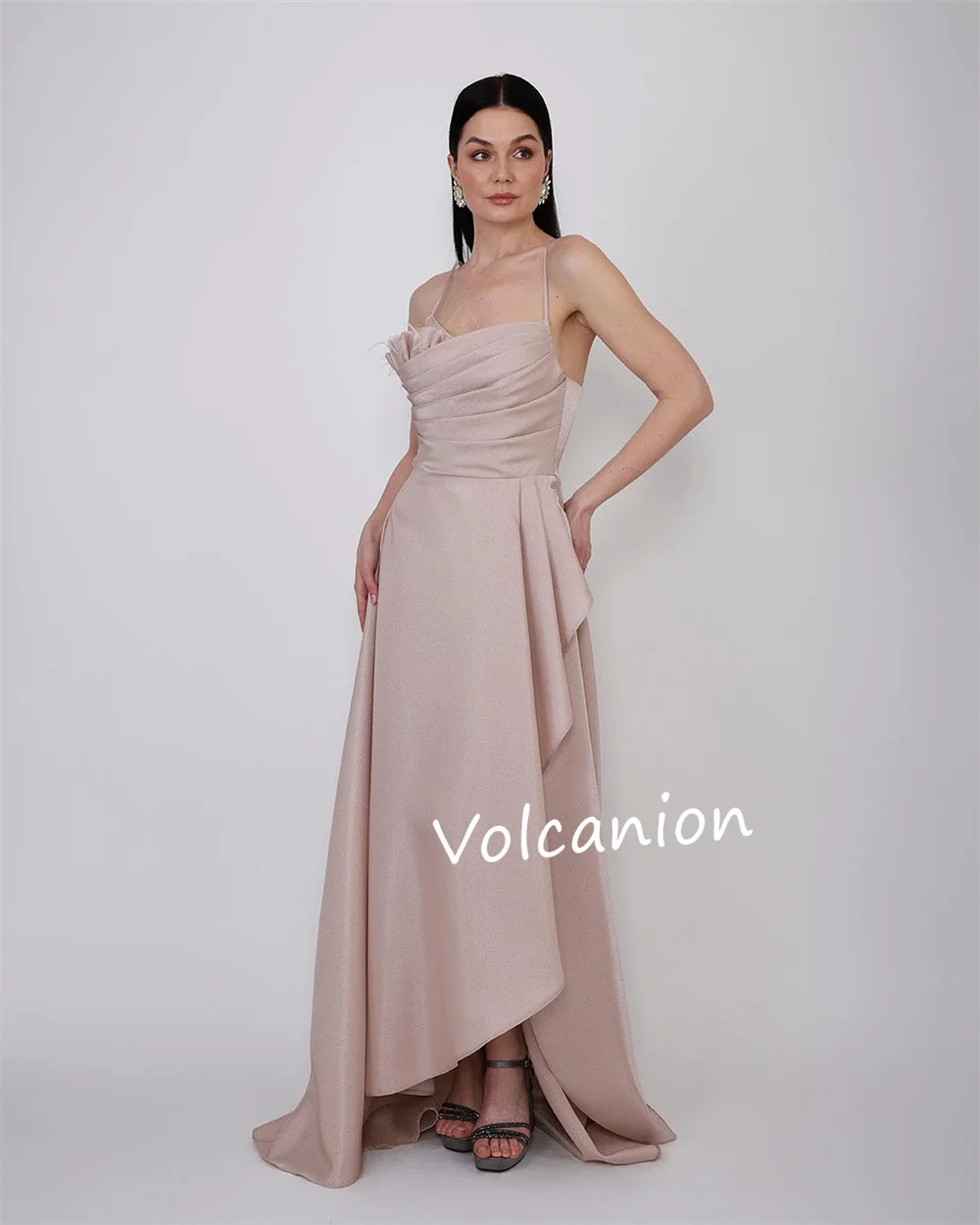 Nastro plissettato personalizzato A-line con cinturino per spaghetti Abiti lunghi Occasioni su misura Festa Elegante stile semplice e moderno