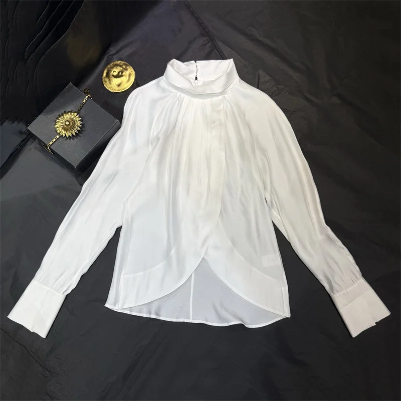 

Женская блузка весна 2026: новая атласная приталенная модель с длинным рукавом из смесового вискозного полотна, с металлическими пуговицами