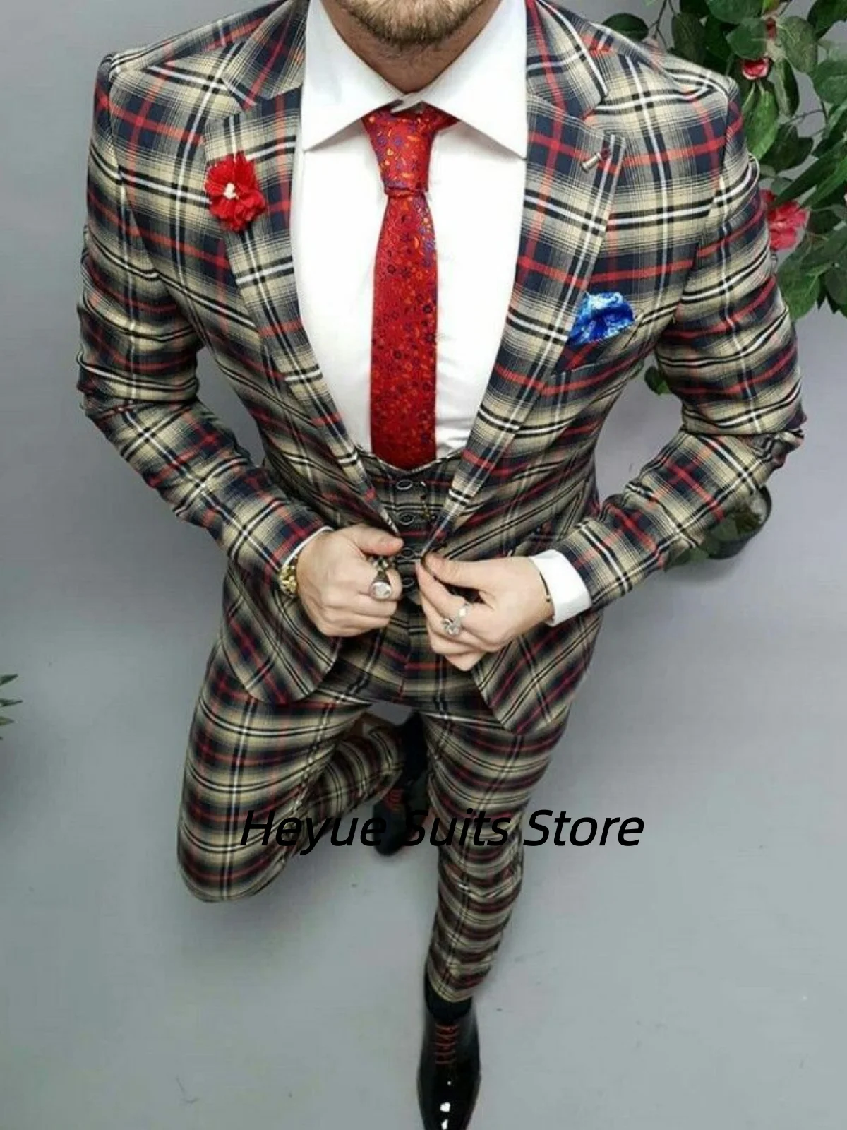 

Elegant Plaid 3Pieces Sets Male Party Blazers Customized Slim Fit Notched Lapel Groom Wedding Tuxedos Formal Banquet Ropa Hombre