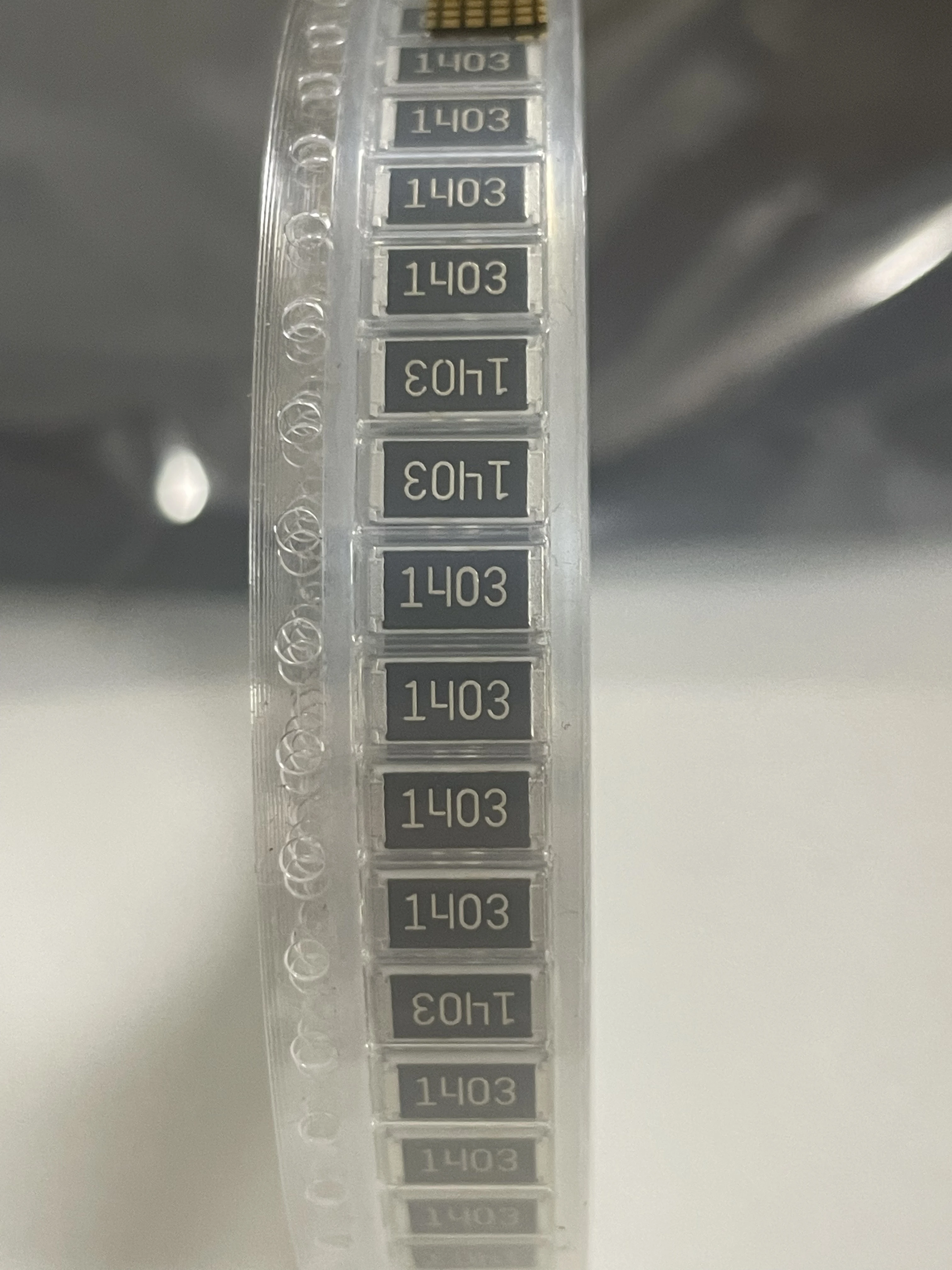 100pcs 140K 137K RMCF2512FT140K SMD 2512 1W 140K 1% 140 kOhms 1403 Thick film resistor RES SMD RMCF2512FT137K