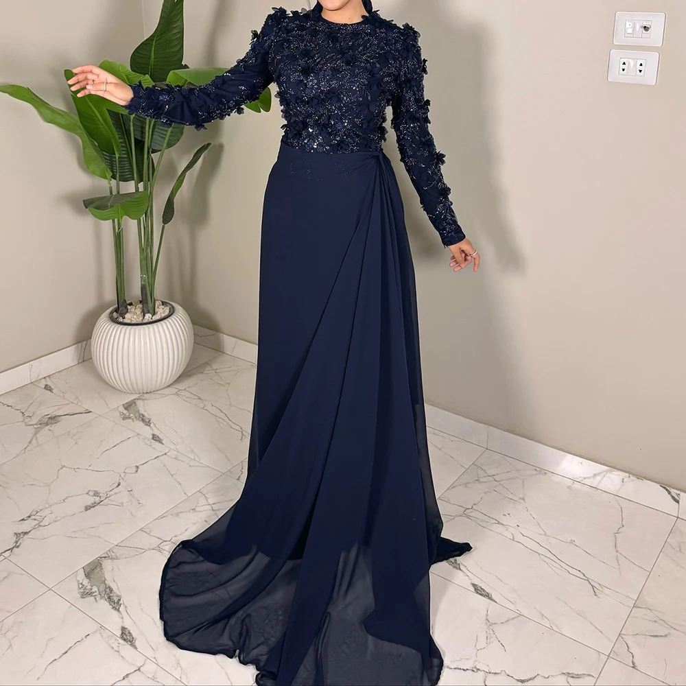 فساتين سهرة مخصصة على شكل حرف a بطول الأرض ورقبة دائرية وأكمام طويلة فستان حفلات موضة الزهور مطرزة بسيطة ثنيات للحفلات