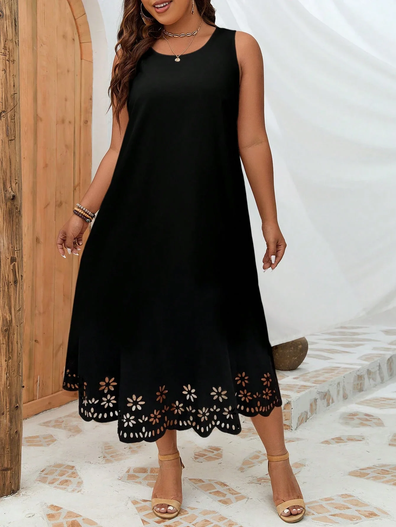 

Black Laser Cut Scallop Hem Sleeveless A-Line Midi Dress