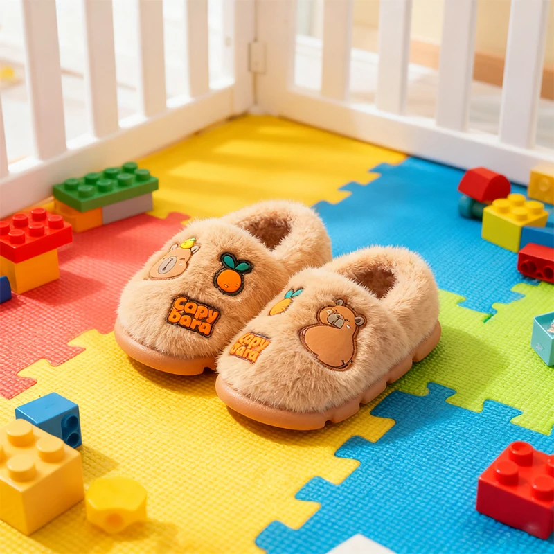 

Детские плюшевые тапочки Capybara — теплая домашняя обувь с милым рисунком для малышей