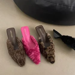 Winter Fashion Fluffy Slippers Women Sexy Leopard Pointed Plush Fur Warm Outdoor Slides Designer Brand Mules Shoes Women Pumps