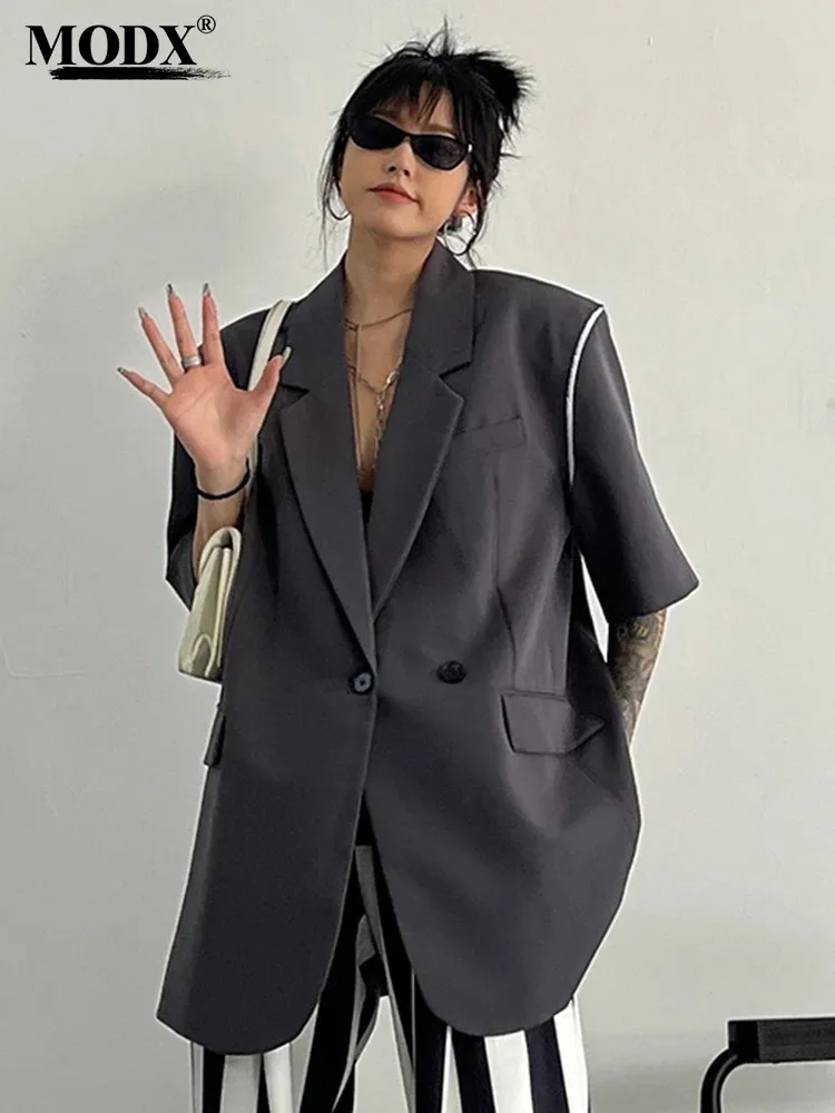 

[MODX] Gray Buckle Thin Casual Blazer Women New Lapel Short Sleeve Loose Fit Jacket Fashion Tide Spring Autumn 2024