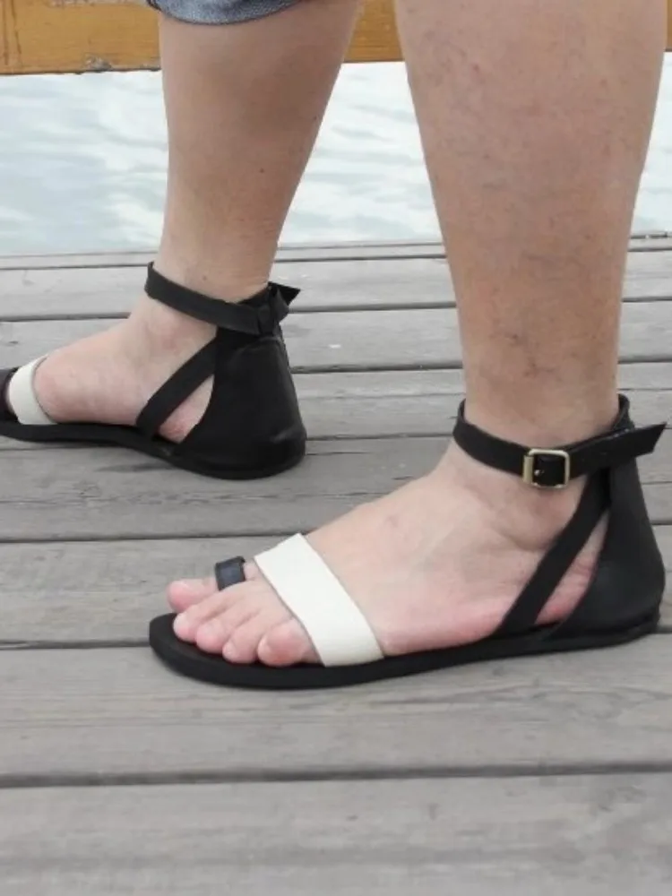 New Summer Mens Genuine Leather Sandal Casual Flat Shoes Fashion Buckle Strap Open Toe Breathable Beach Gladiator Sandals Male