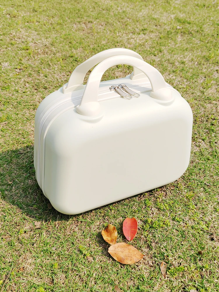 

Portable Carry-On Wedding Gift Cosmetic Box 4 Inch Lage Travel Box Hard ell Zipper Closure Pure Color Design