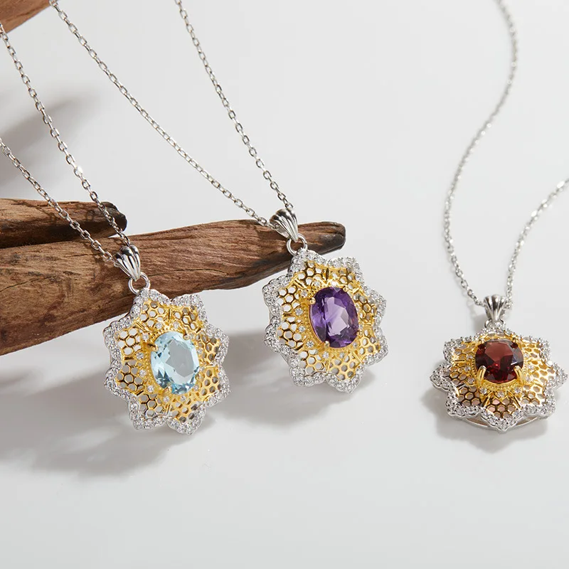 

Light Luxury Vintage Hollow Out Gemstone Jewelrys925Pure Silver Inlaid Natural Garnet Topaz Gemstone Necklace for Women Wholesal