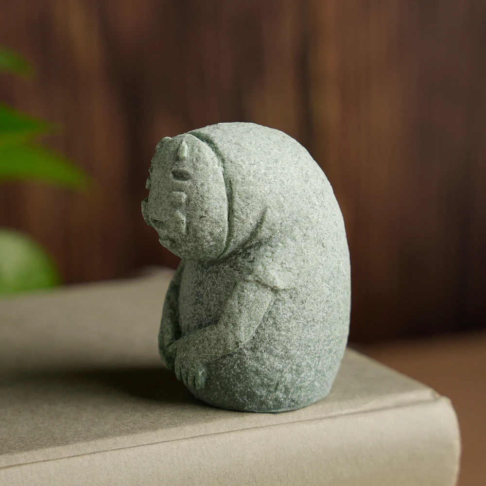 Spirited Away No-Face Man Figurine, Green Stone Texture Resin Statue, Mini Kaonashi Ornament for Desk Home Decor