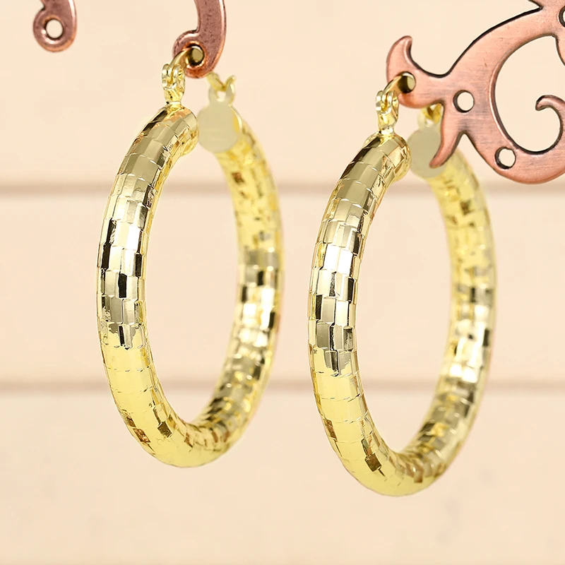 Huitan Fashion Hoop Earrings Luxury Opulent Women’s Ear Piercing Accessories Delicate Chic Attractive Engagement Party Jewelry