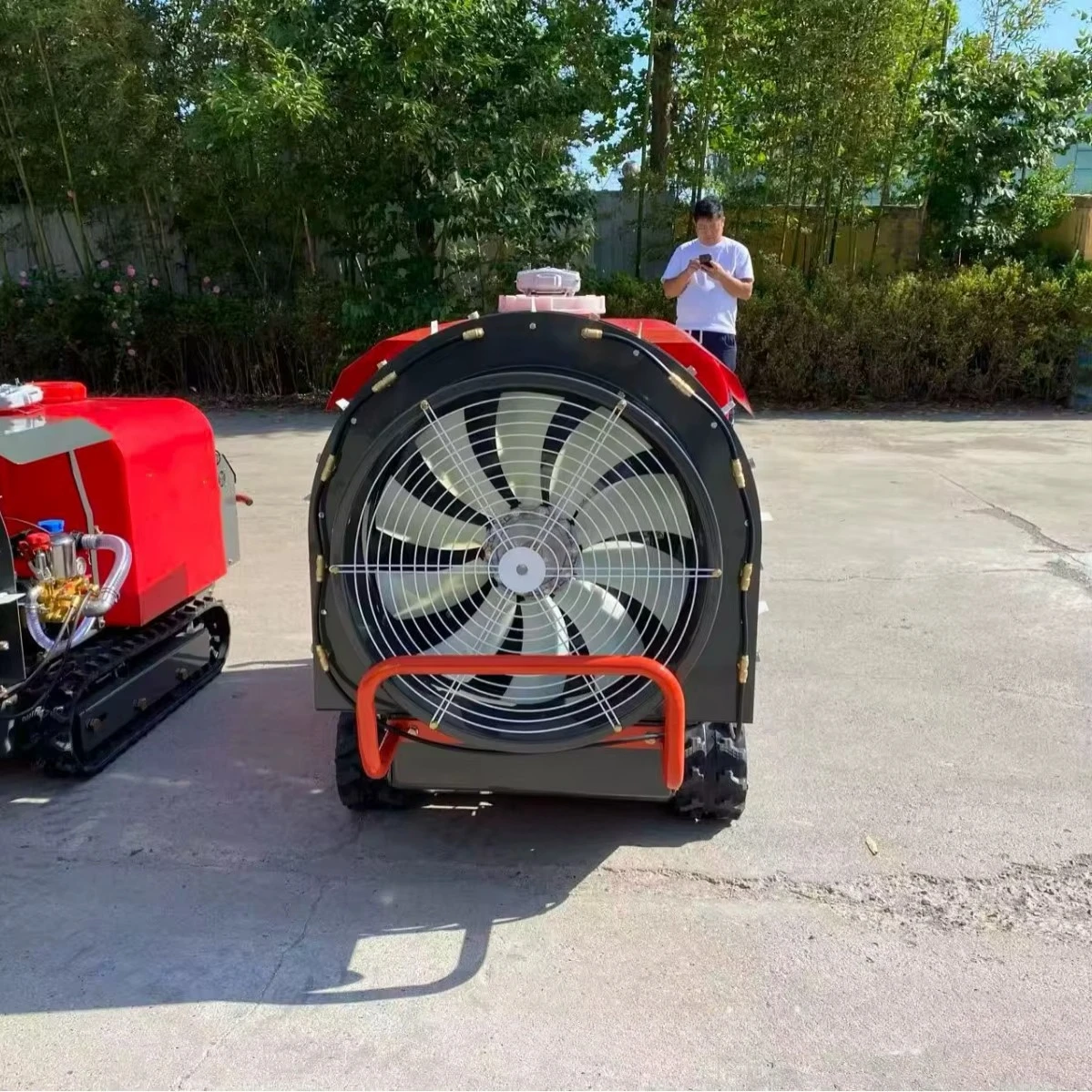 High Quality Prayer Machine Power Self Propelled Sprayer 400L Self Propelled RC Robot Spraying Machine for Agriculture