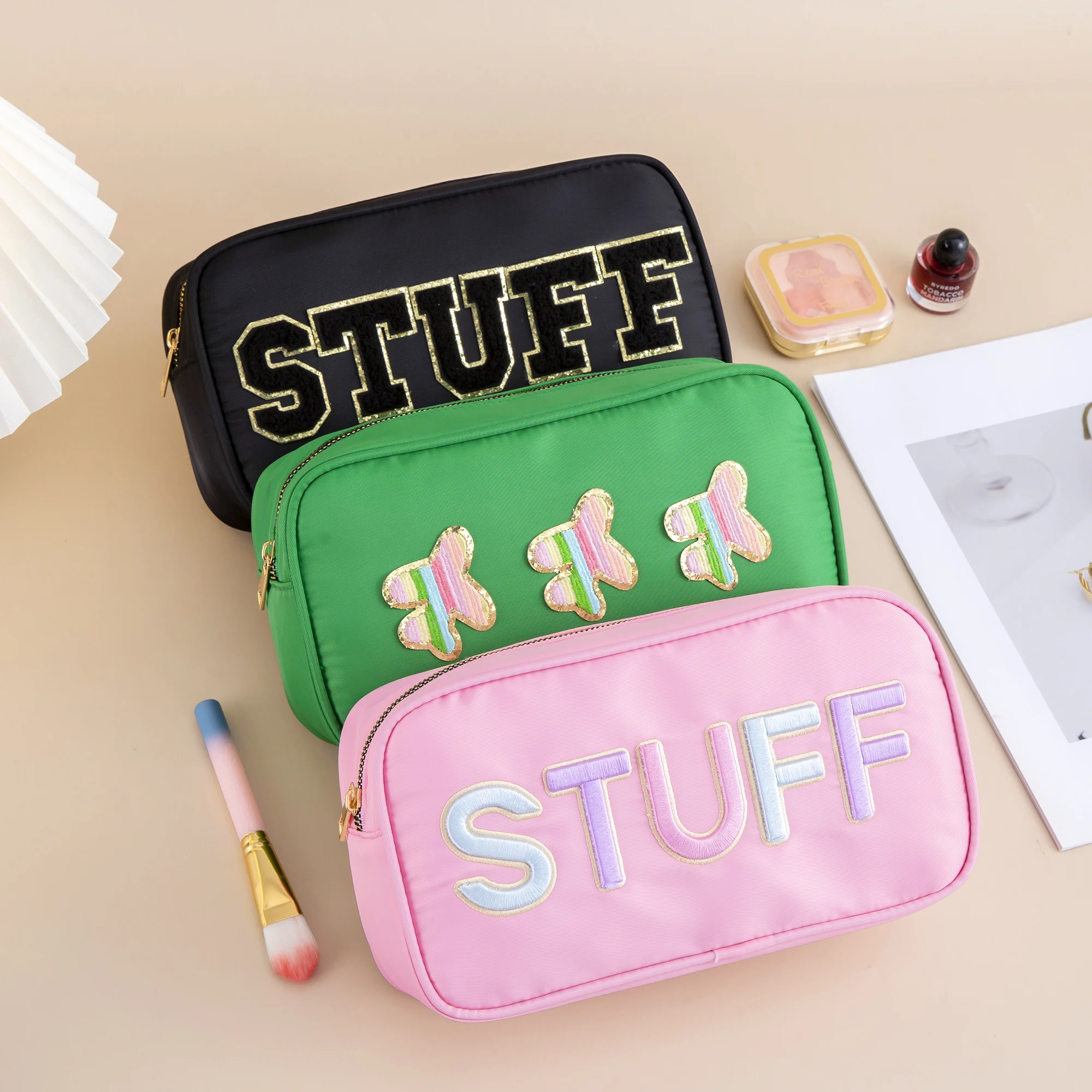 Women Travel Personalized Gifts Initial Cute Preppy Patch Makeup Bag Nylon Organizer Zipper Stuff Cosmetic Bag Toiletry Pouch