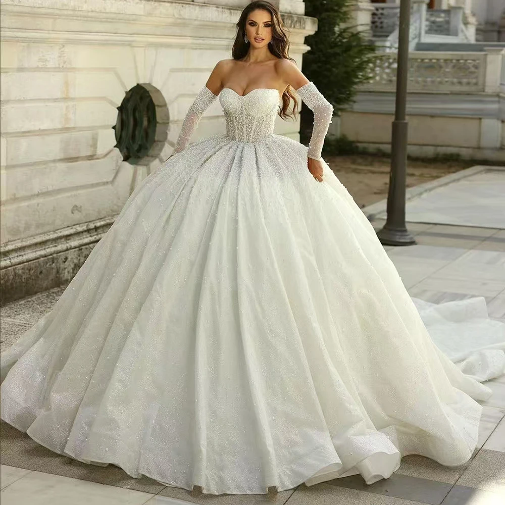 

Graceful Beading Pearls Wedding Dresses for Elegant Women Strapless Chapel Train Draped Bridal Dress Formal Occasion Ball Gowns