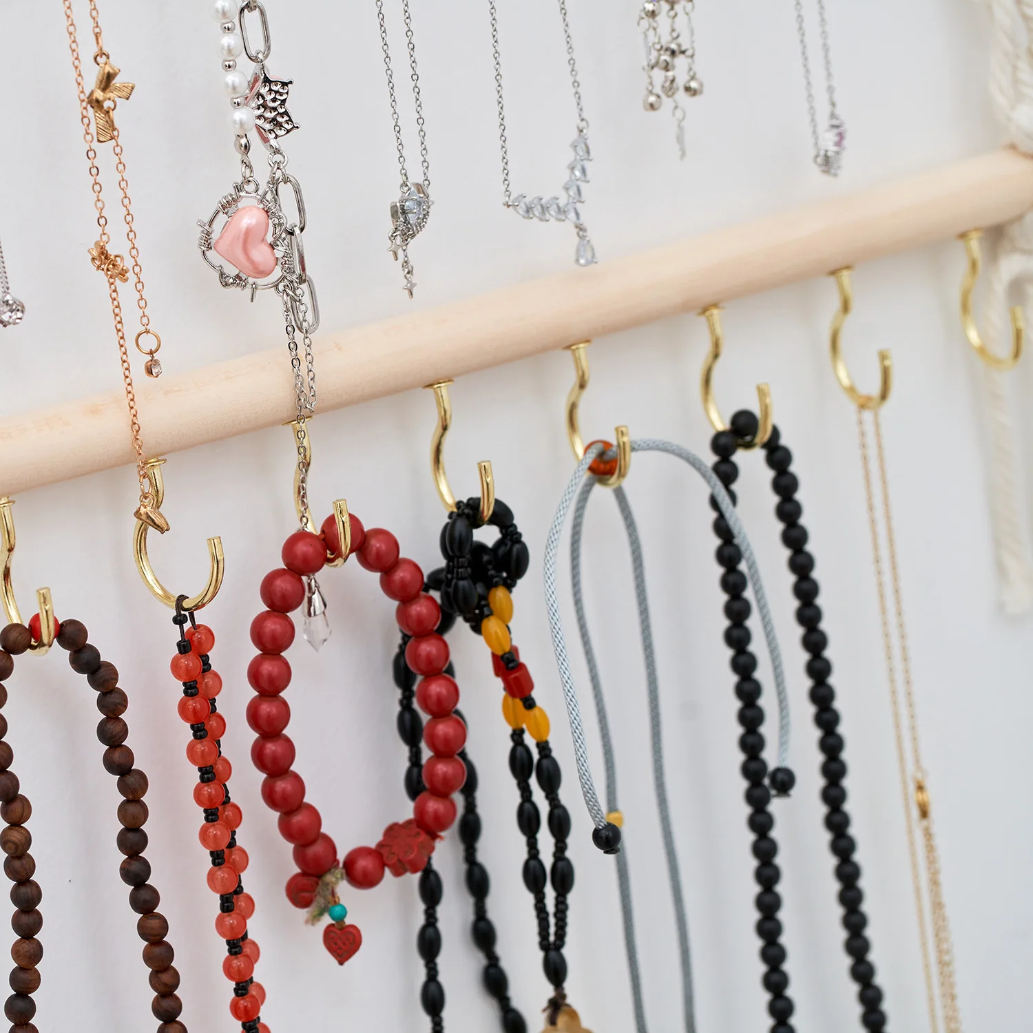 Hanging Jewelry Organizer Boho Macrame Necklace Hanger Wall Hanging with 30 Hooks Door Hanging Jewelry Holder Necklaces Display