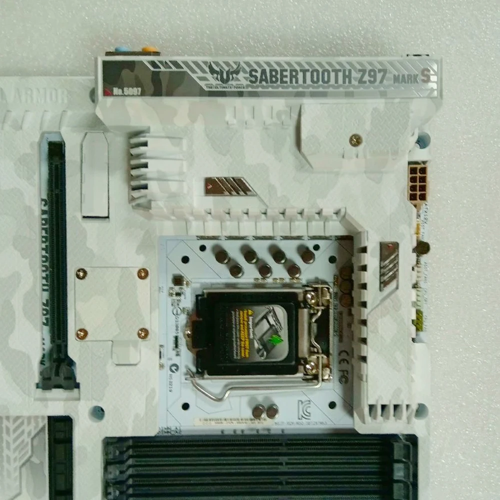 

Для A-S-U-S Z97 материнская плата SABERTOOTH Z97 MARK S