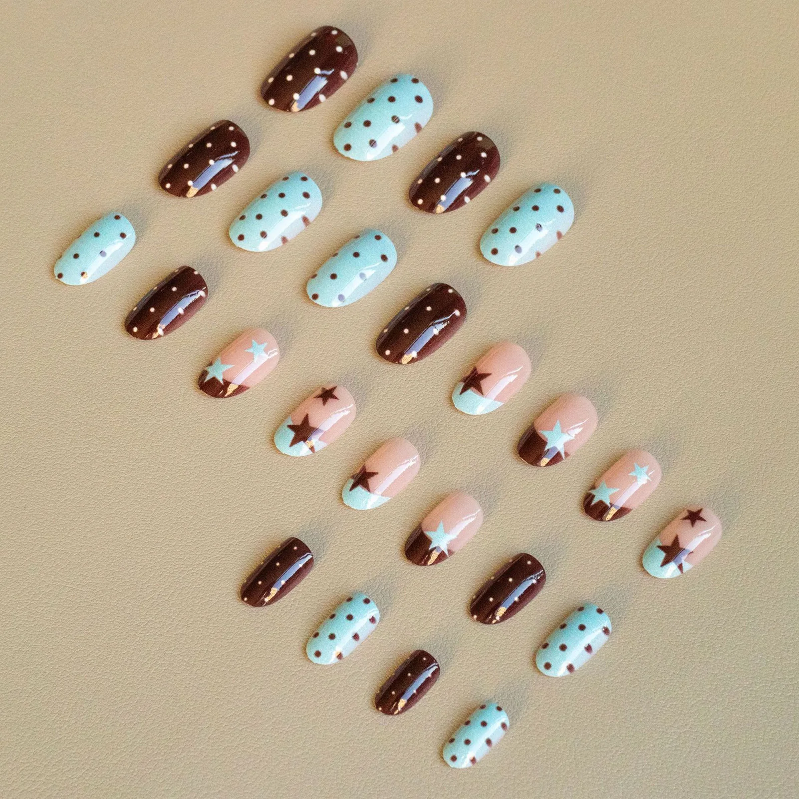 24 Stück künstliche Nägel mit Sternenmuster, zum Aufdrücken, künstliches Maniküre-Werkzeug, Nagelspitzen, künstliche Nägel, tragbare künstliche Mandelnägel – Detail 2