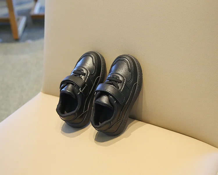Kinder-Sneaker aus PU-Leder für Frühling und Herbst, leichte, rutschfeste Laufschuhe für Mädchen und Jungen, schlicht, weiche Sohle, bequem – Detail 5