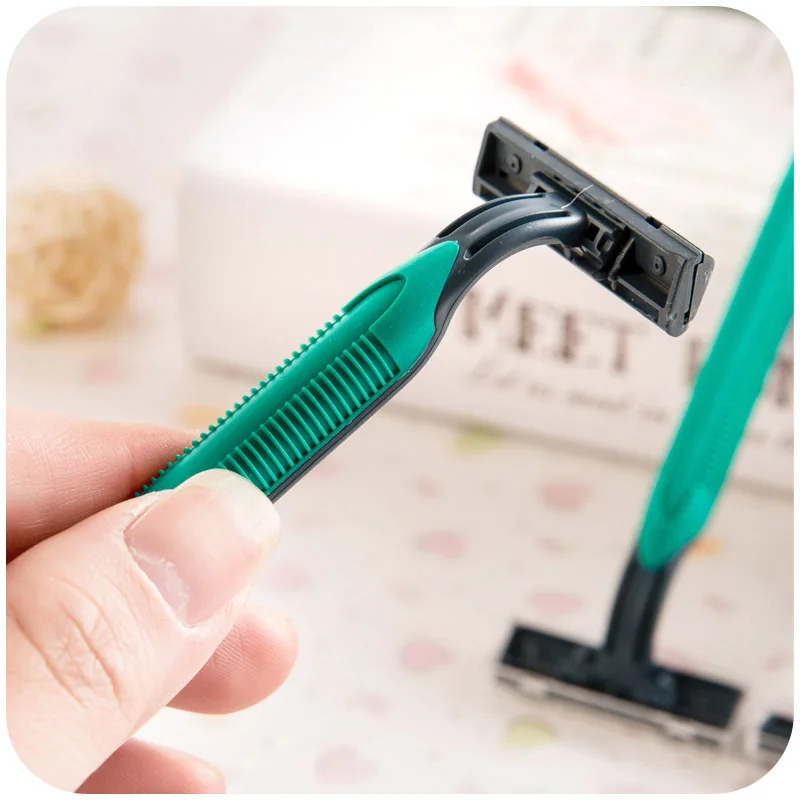 1pc  Disposable Shaver Travel Hotel Profession Men Blade Shaver  3 Layers Razor Blades Bathroom Supplies