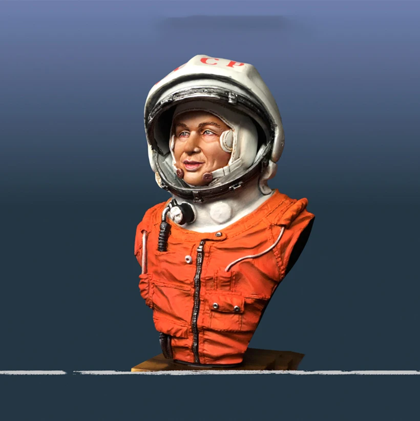 Resin Figure 1/10  MODERN Space  Adventurer BUST   Model Unassambled Unpainted  Figure Building Kit