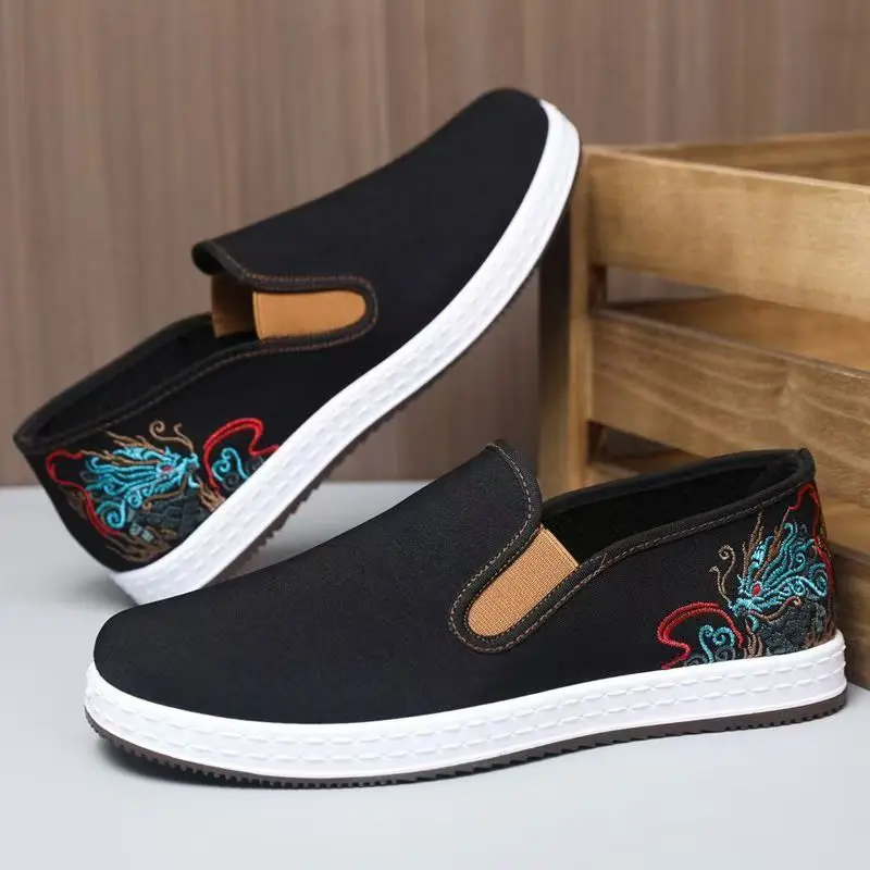 

Новые мужские парусиновые туфли с вышивкой, нескользящая легкая дышащая повседневная обувь без шнуровки на мягкой подошве для среднего и пожилого возраста